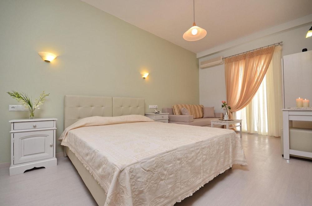Blue Sky Aparthotel Naxos City Exterior photo